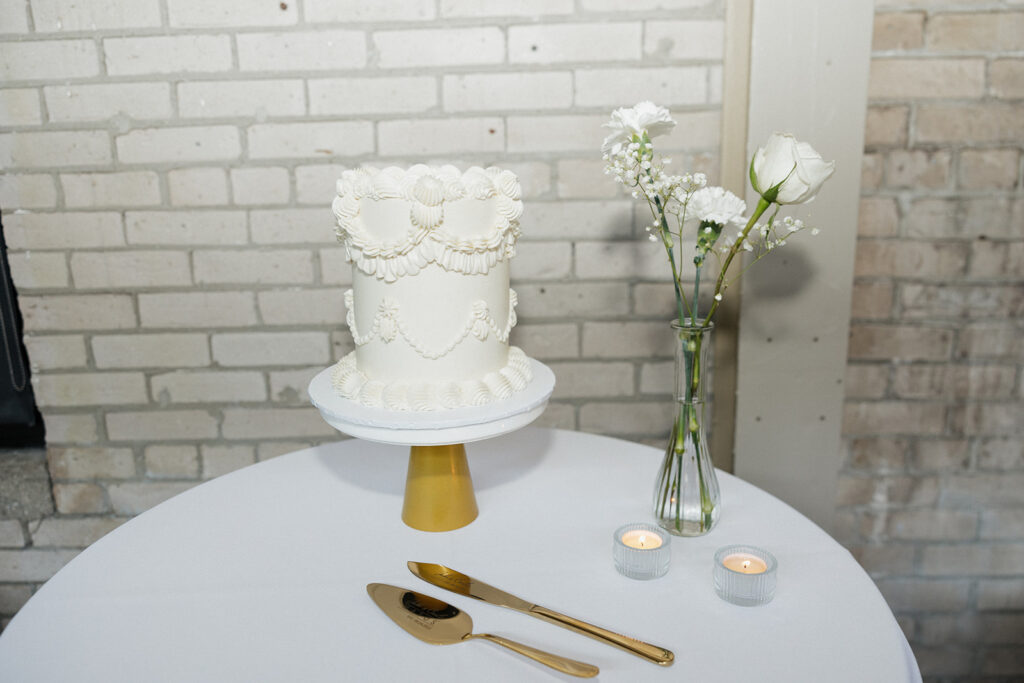 Simple vintage inspired white wedding cake