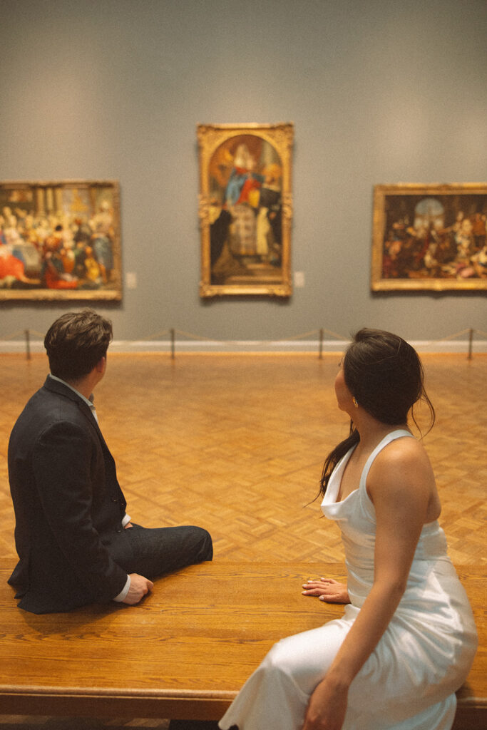 Couple admiring the art at the Art Institute of Chicago