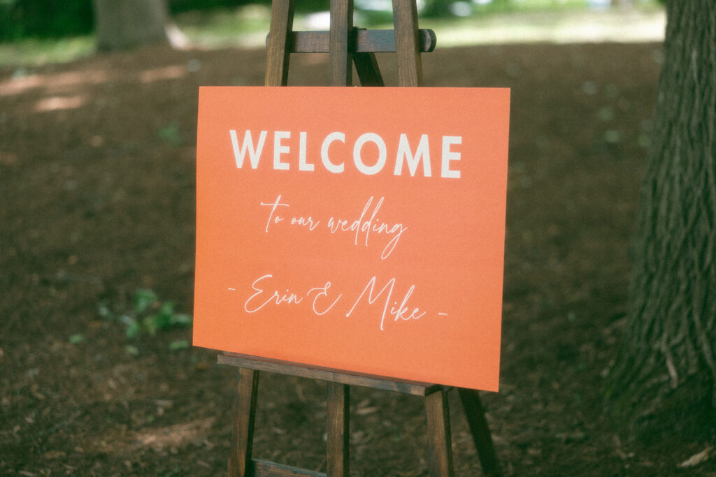 Welcome wedding sign