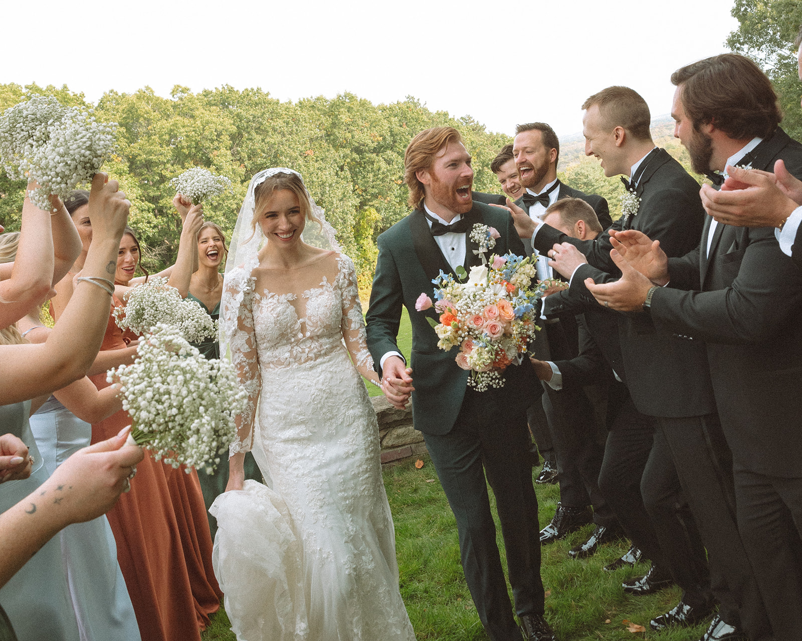Pine Knob Mansion wedding party photos outdoors