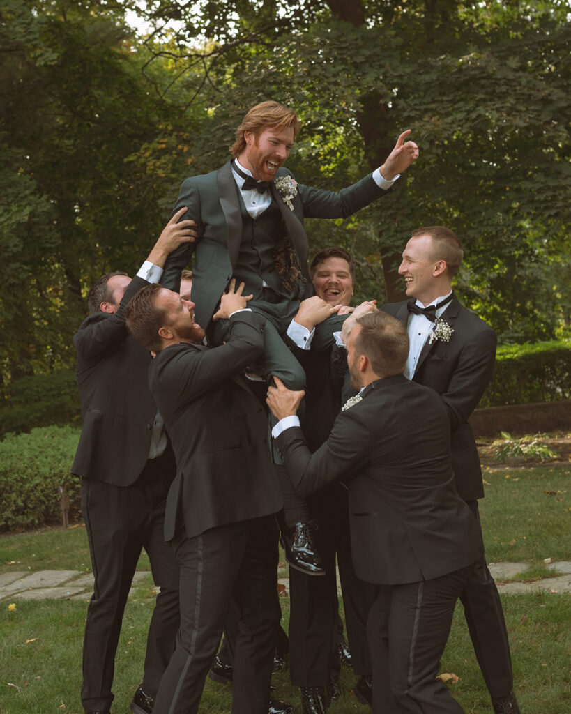 Outdoor grooms portraits